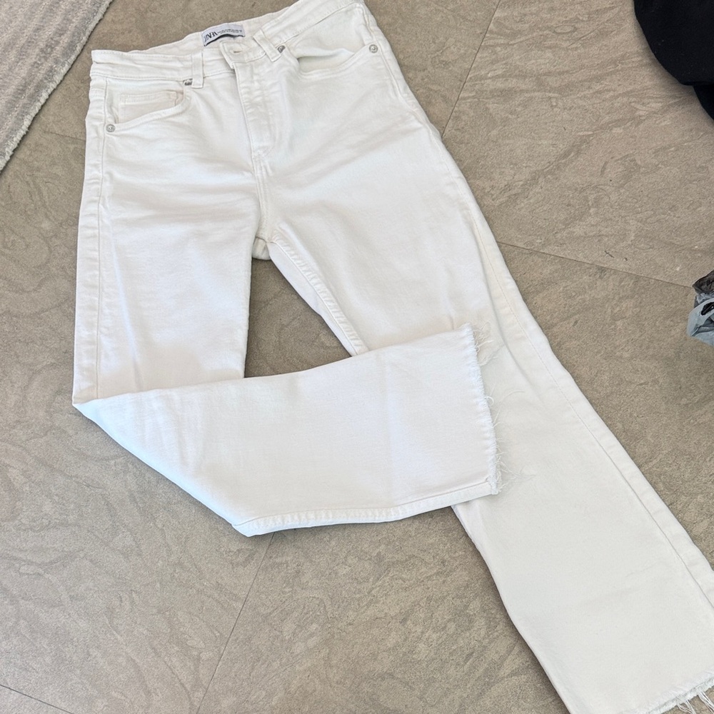 Zara White Straight Leg Jeans with Raw Hem